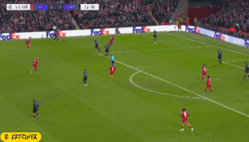 世界杯三个东道主墨加美依次被分至ABD三组，不用参与抽签