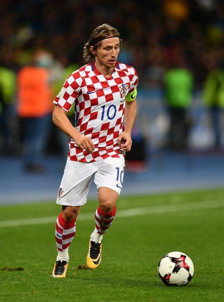 无缘世界杯附加赛，索博斯洛伊赛后只用一个词回答：极其难受