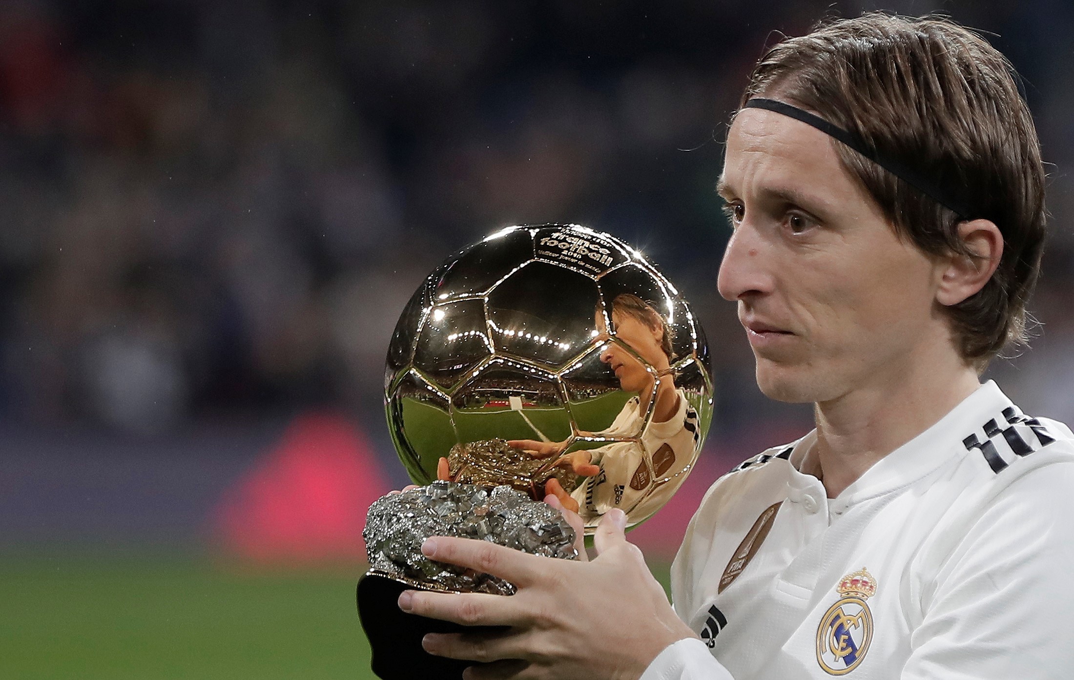 篮球勇士核心三分11投9中，全场手感火热