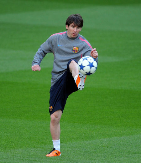 足球+音乐会，河南主帅拉莫斯当乐团指挥&阿奇姆彭等球员参加