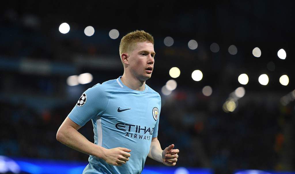 2025赛季，成都蓉城以红焰为刃、热血为甲，在三...