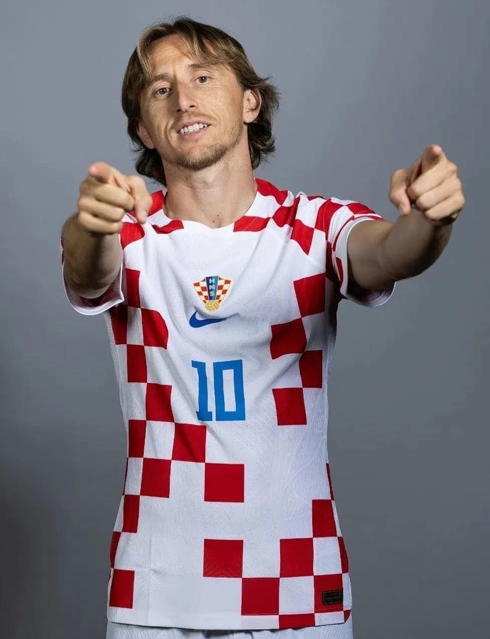 闪耀哥客场2-2战平多特，本赛季欧冠正赛仍一胜难求